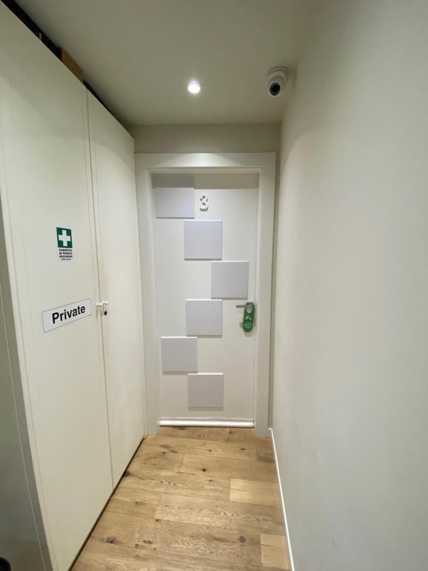 Malvezzi24 Boutique Rooms เดเซนซาโนเดลการ์ดา ภายนอก รูปภาพ