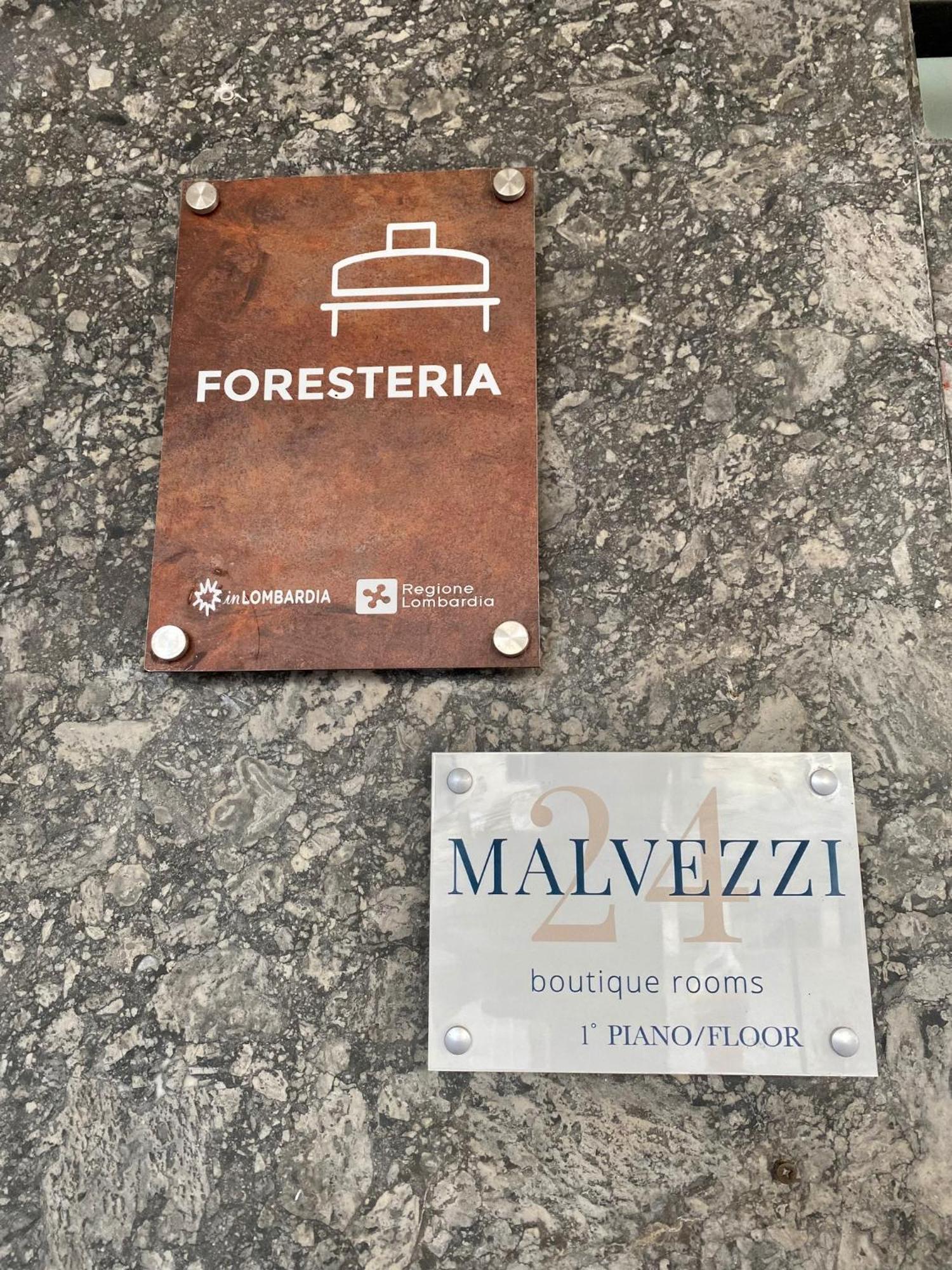 Malvezzi24 Boutique Rooms เดเซนซาโนเดลการ์ดา ภายนอก รูปภาพ
